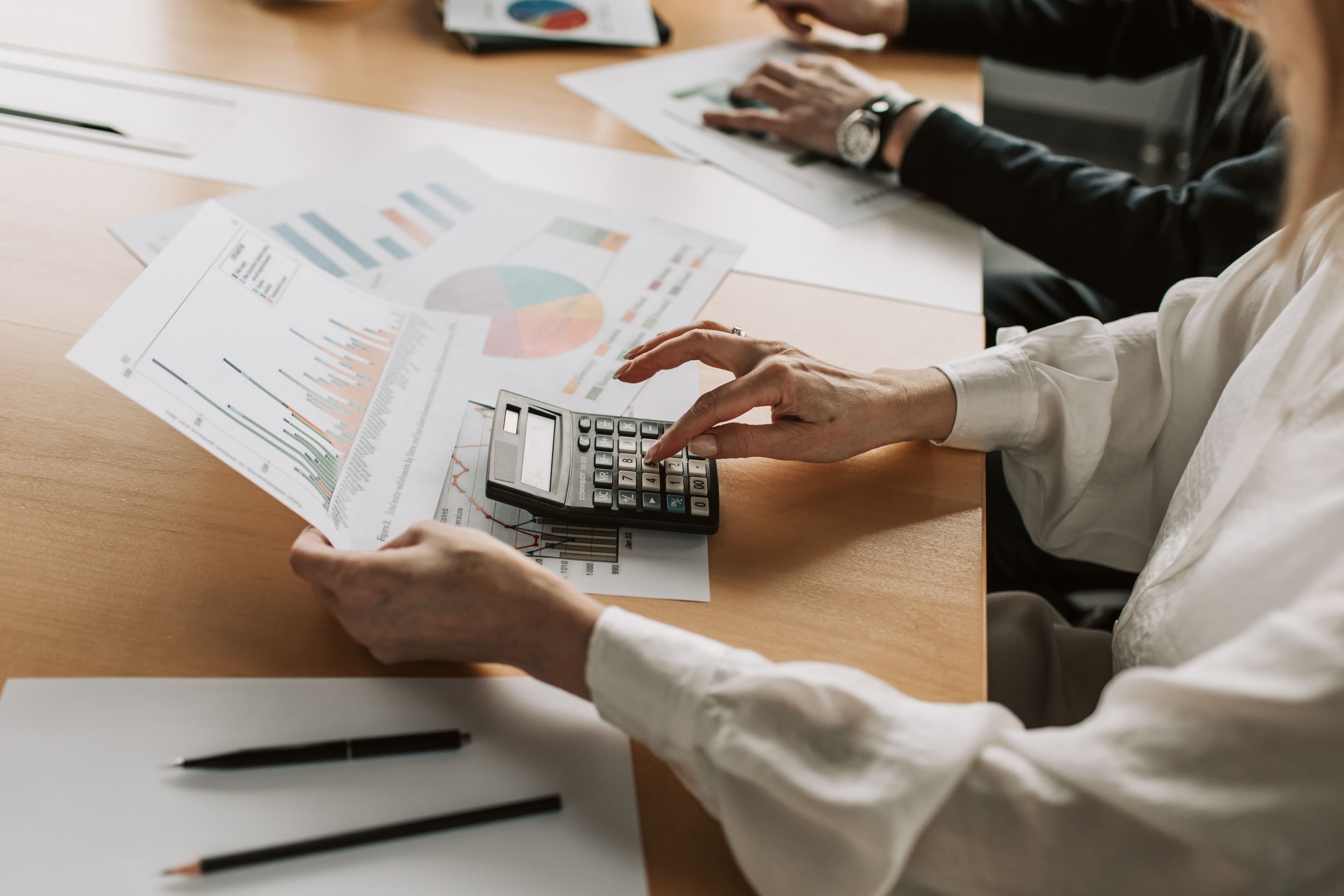 Financial calculations with charts and a calculator